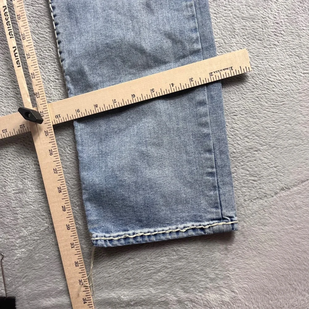 True Religion Ricky Relaxed Straight Jeans Light Wash Blue Contrast Stitch 34